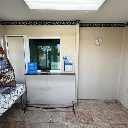 Motel 6 Selma, Ca ภายนอก รูปภาพ